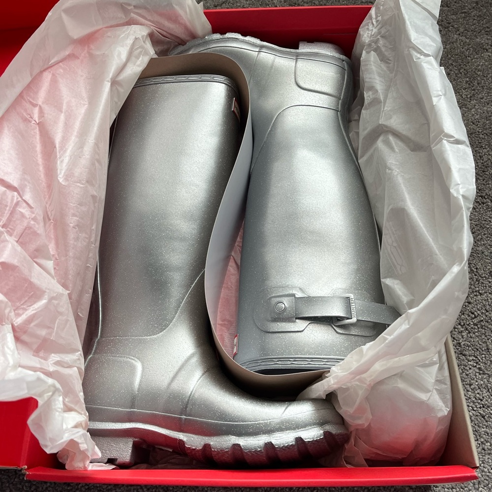 Hunter Silver Women's Rain Boots (US 5)